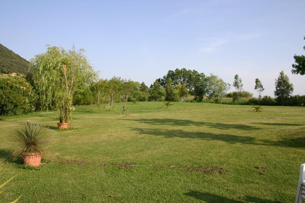 Hotel Le Rotonde Massaciuccoli Exterior photo