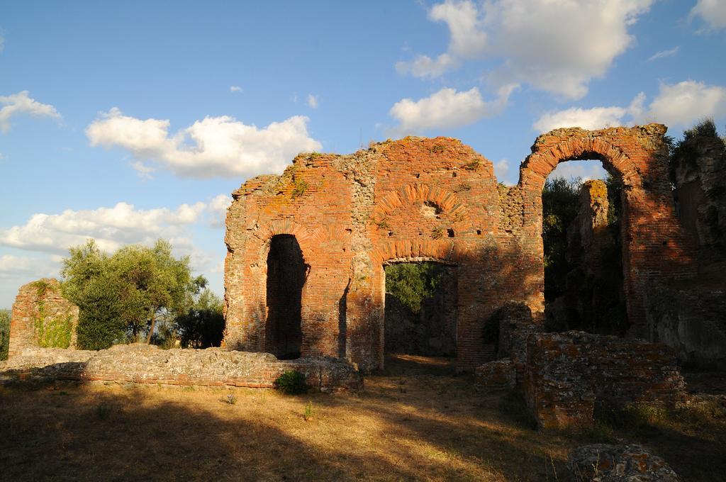 Hotel Le Rotonde Massaciuccoli Exterior photo