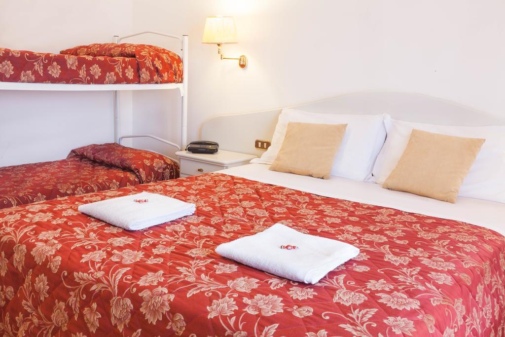 Hotel Le Rotonde Massaciuccoli Exterior photo